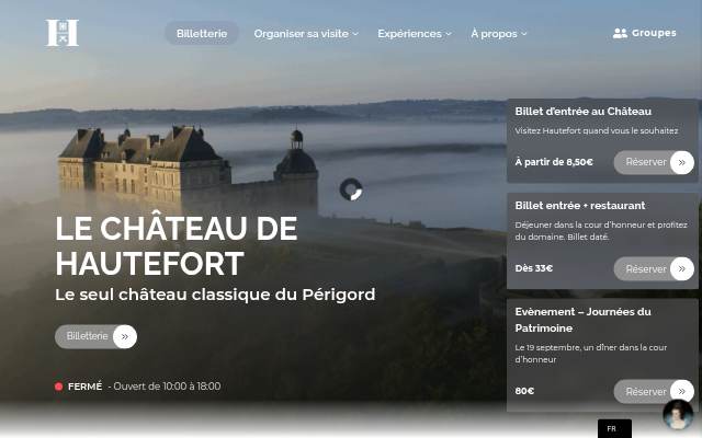 Château de Hautefort en Dordogne storefront