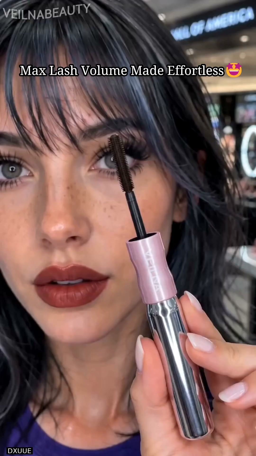 2 Brushes. 2 Benefits. One Mascara.
