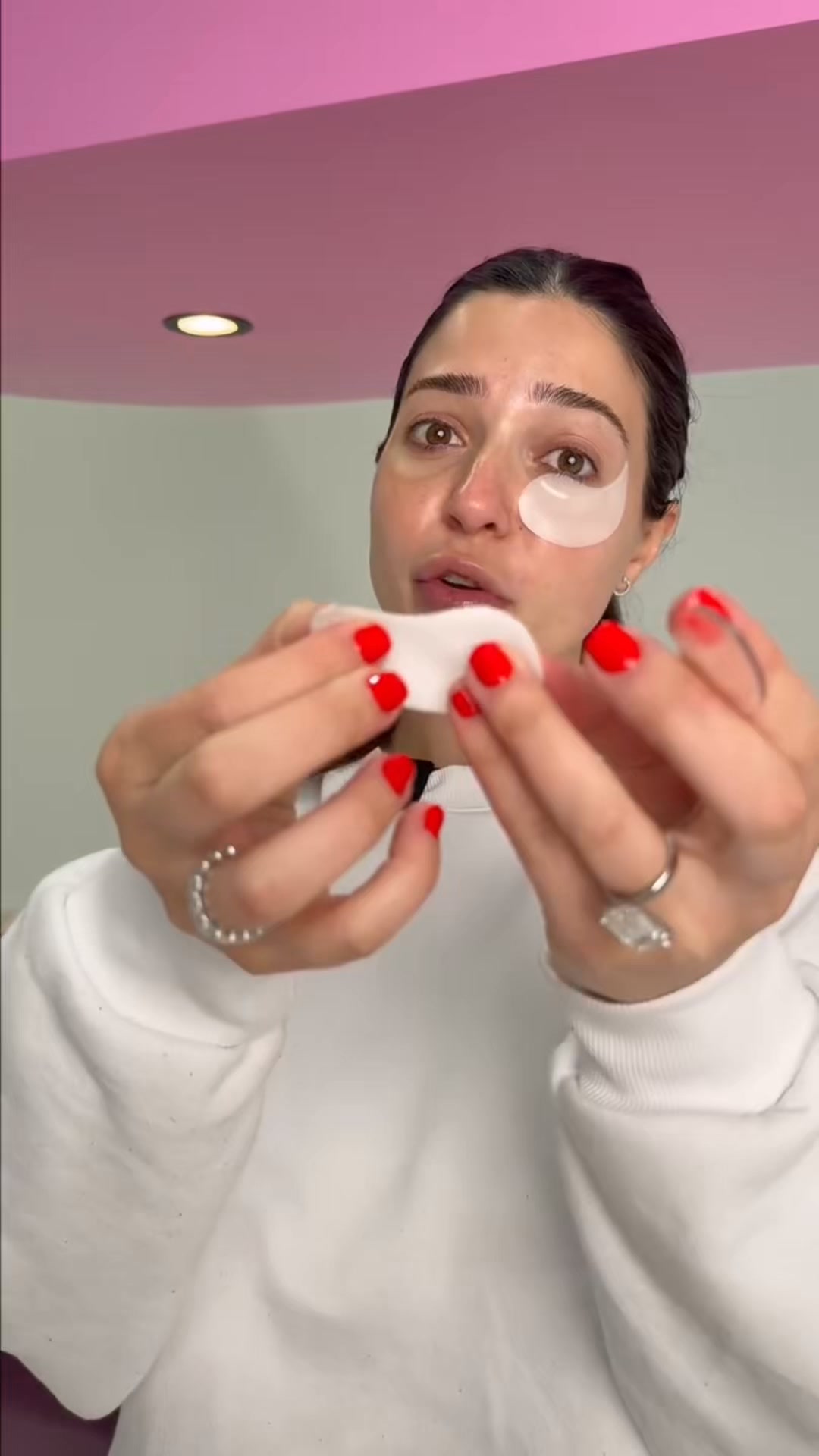 Fresher-looking eyes in 15 minutes