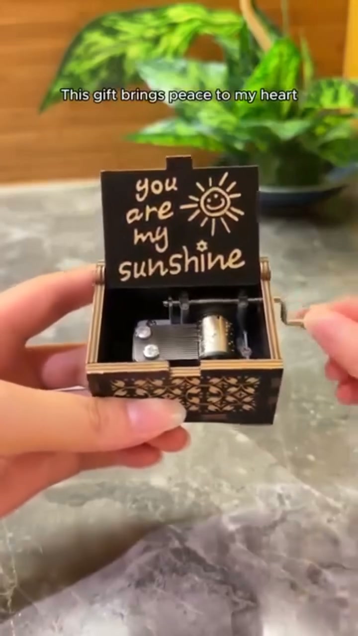 "You Are My Sunshine" Hand-Crank Wooden Music Box – Sentimental Keepsake Gift