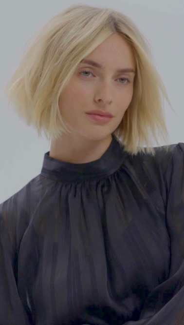 Anúncio de ELLE Collections US