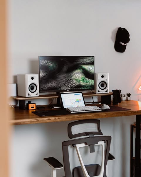 This is Your Must-Have Desk!