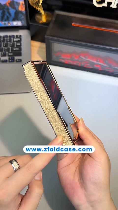 Hidden MagSafe Power
