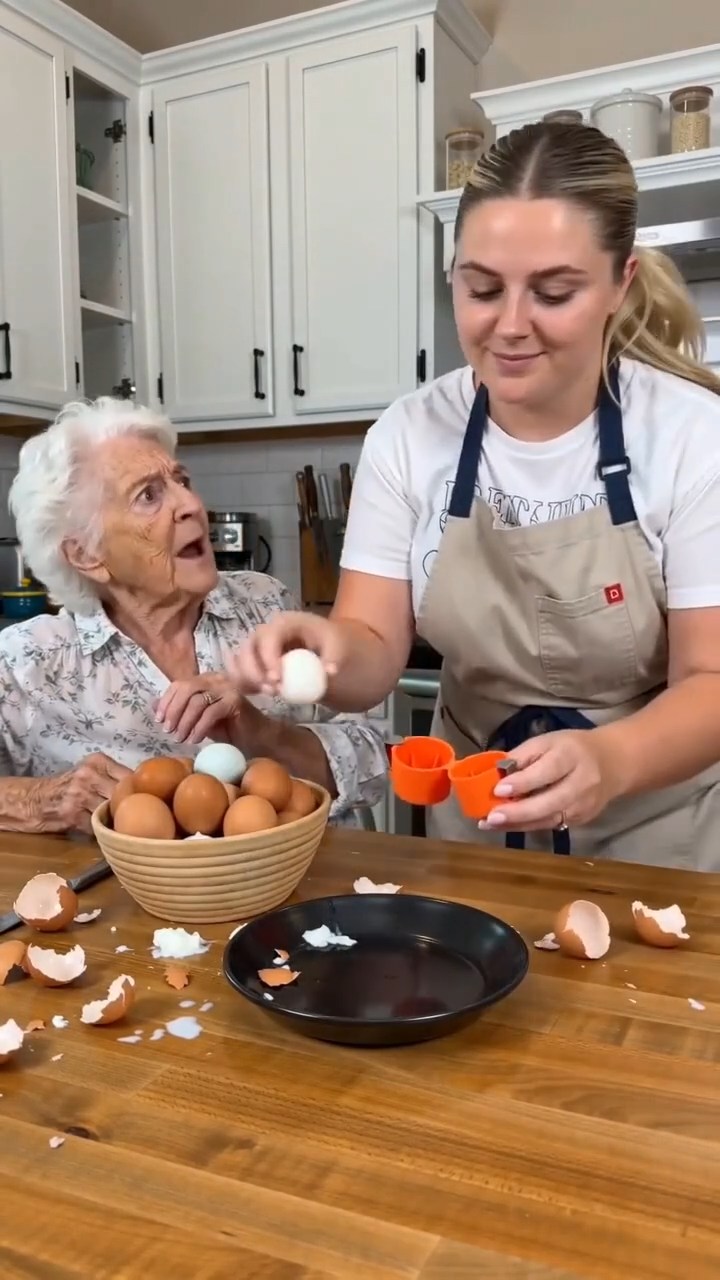 Efficient Egg Cracking Tool, Handy Egg Separator