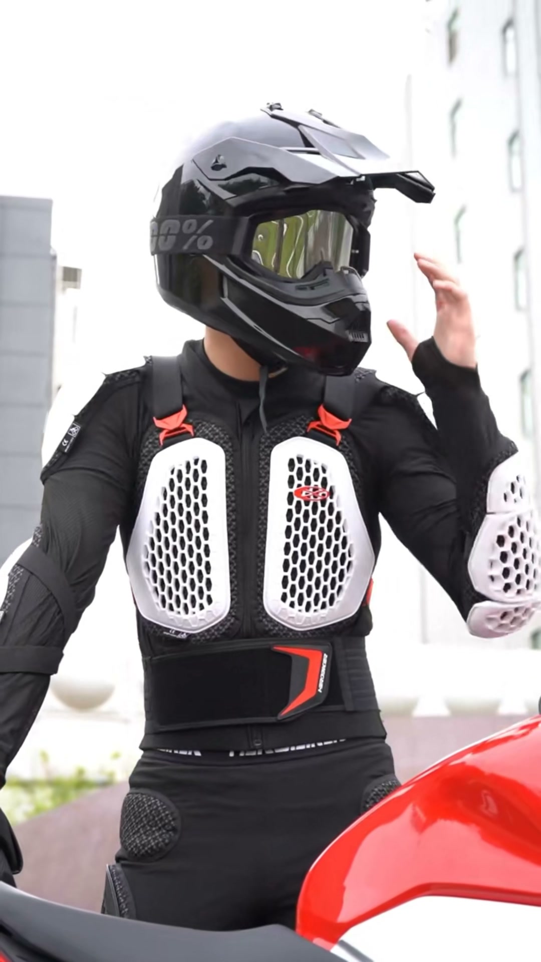 Full-Body Protection in Sizes S–5XL