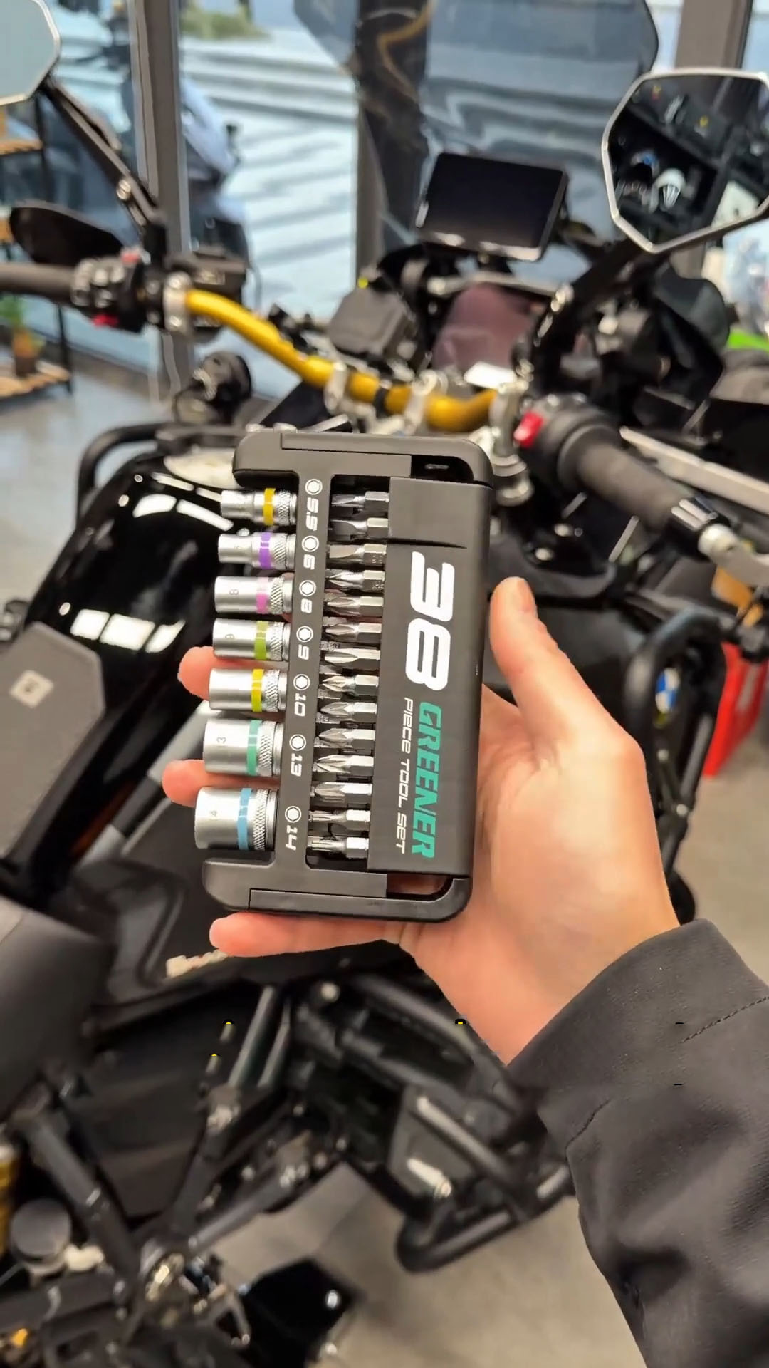 38 in 1 72Tooth Ratchet Socket Wrench Set with Magnetic Socket Ergonomic Handle