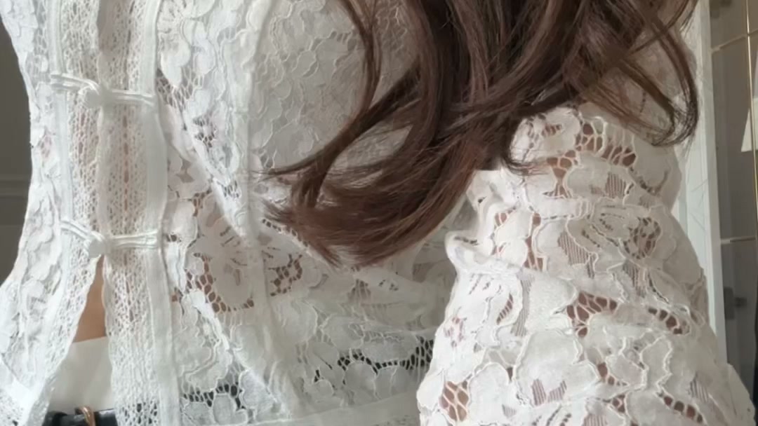 Cropped & Flattering Lace Cardigan