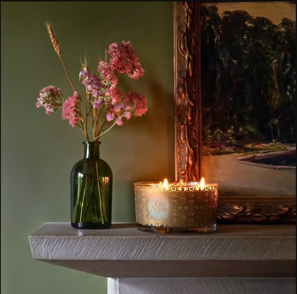 The ultimate room-filling winter candle.