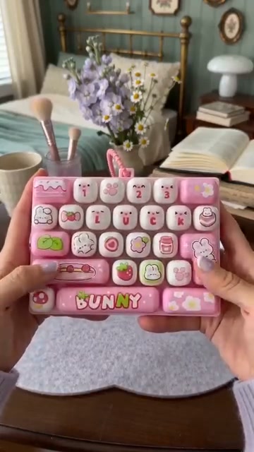 40% OFF !! Cute Keyboard Button Keychain Fidget Toy