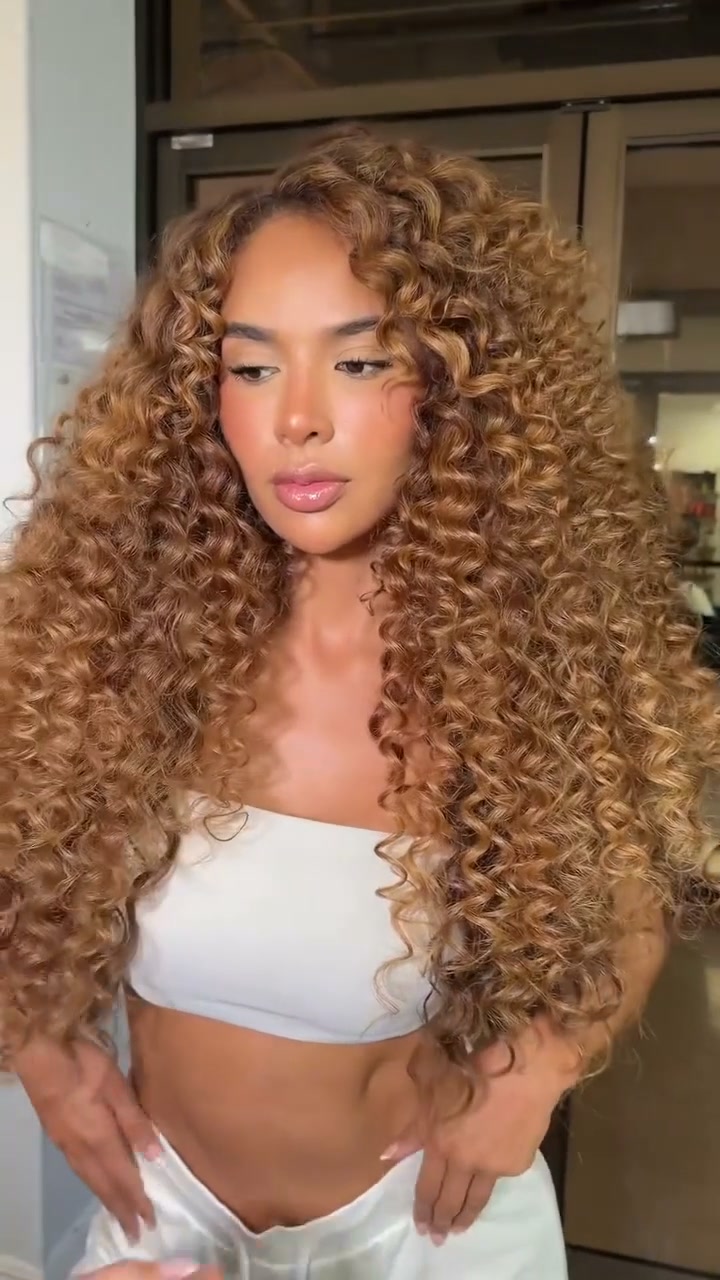 Screaming hairstyle, the best gift for beauty-loving girls
