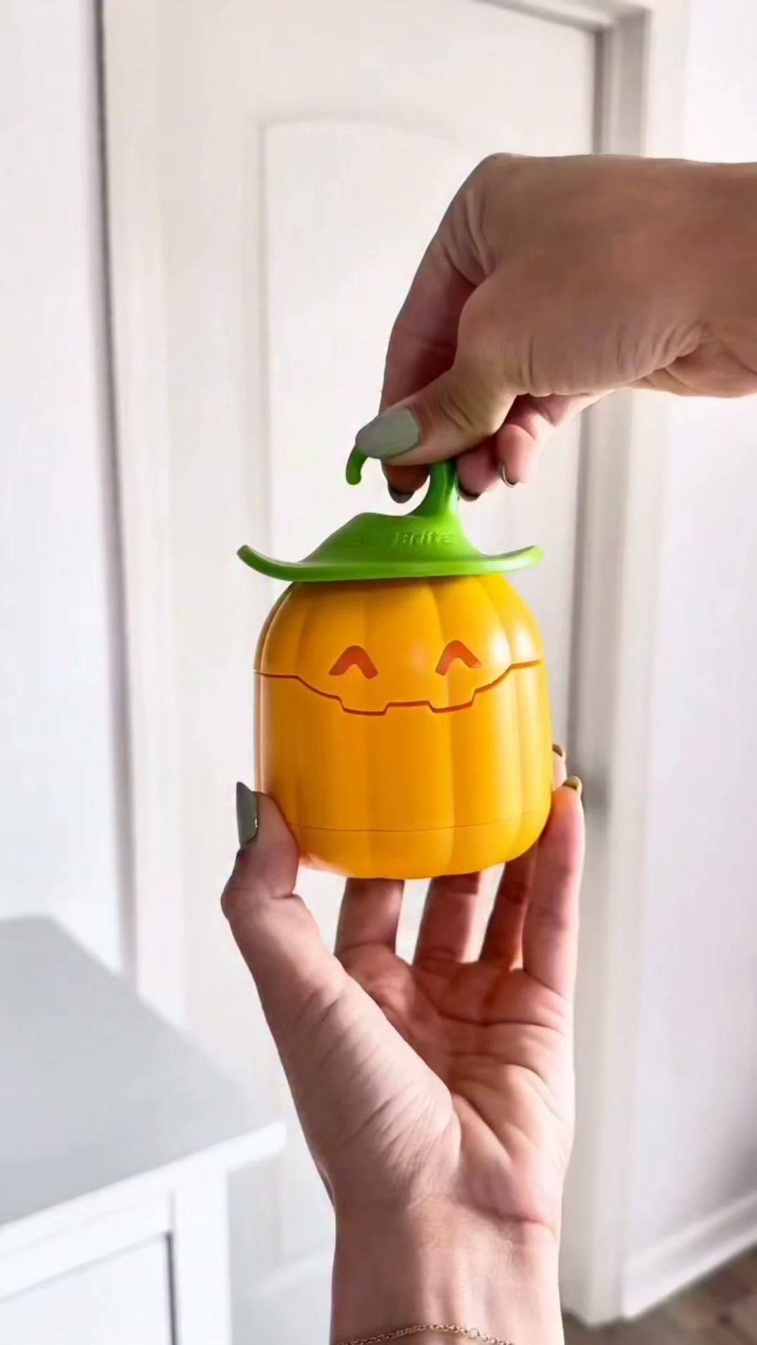 Retractable Pumpkin Lantern
