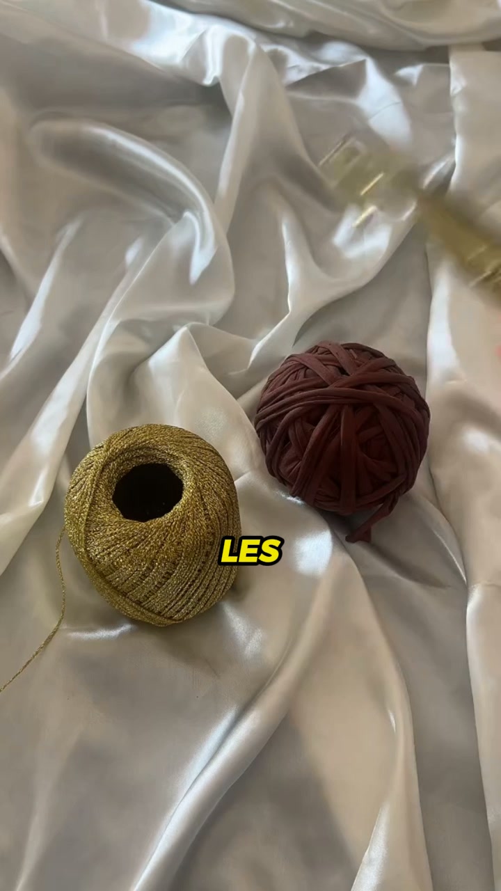 ¡Olvídate de los patrones difíciles! Aprende a crear +200 bolsas de crochet en vídeo.