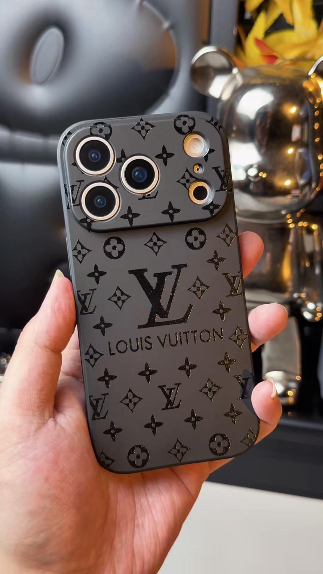 Now fits iPhone 17
