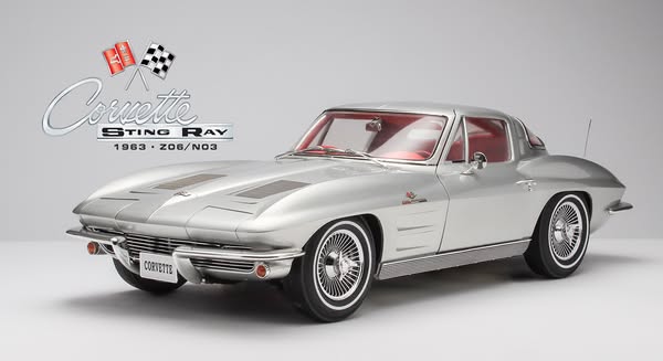 Corvette Sting Ray - Maßstab 1:8