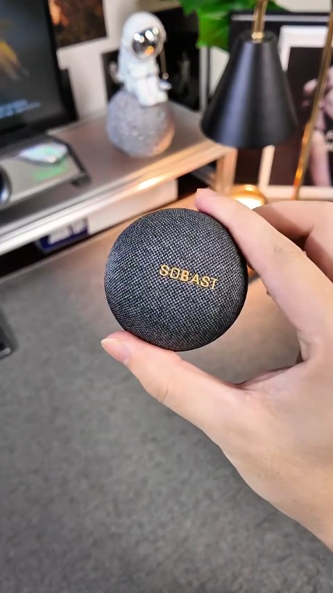 Portable Magnetic Wireless Bluetooth Speaker