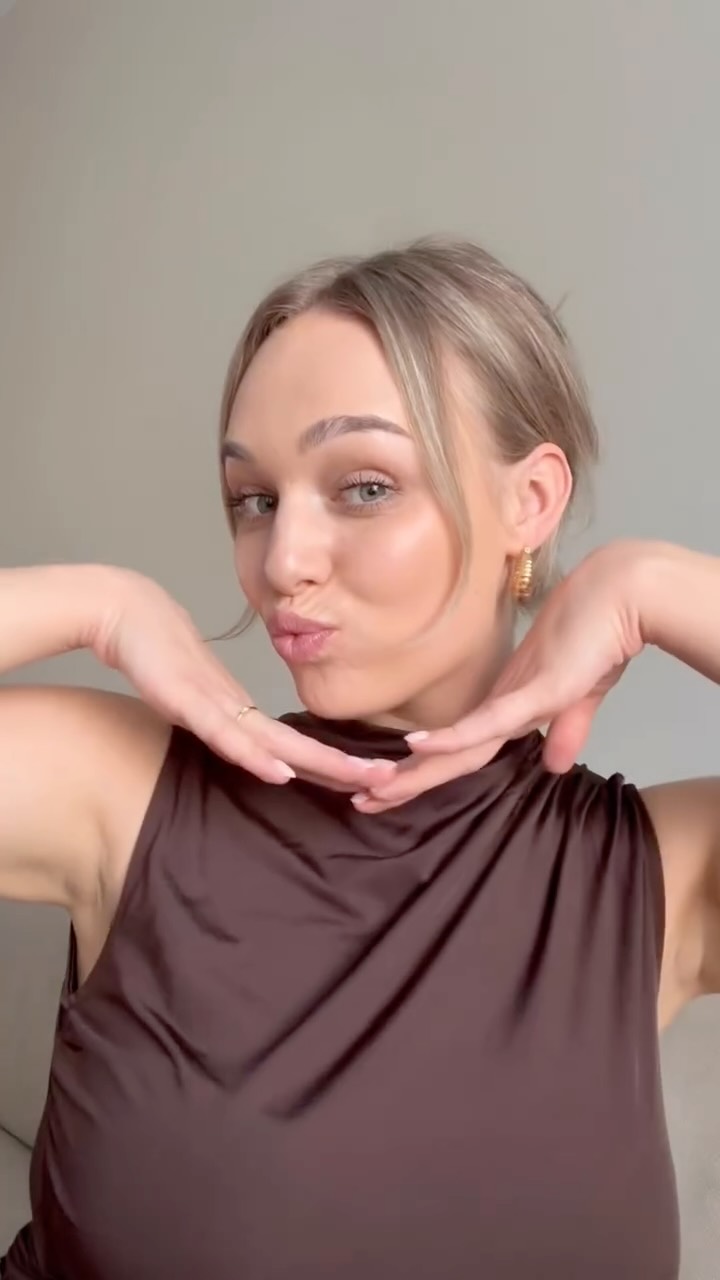 Anúncio de Meroda Cosmetics