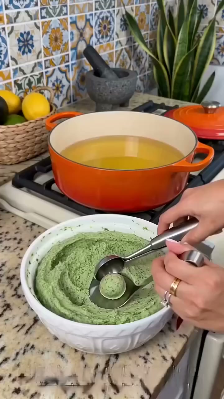 Scoop. Press. Done.