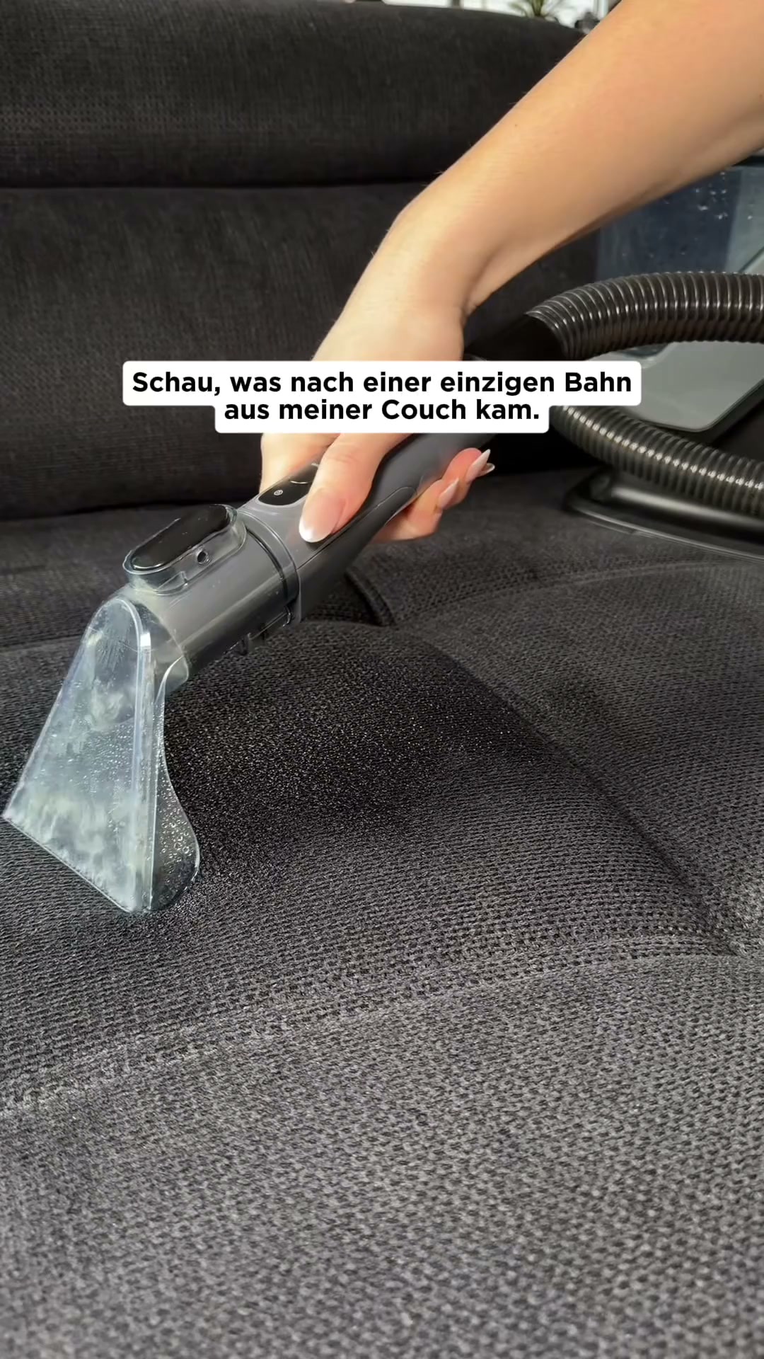 Das kam aus meiner sauberen Couch raus.