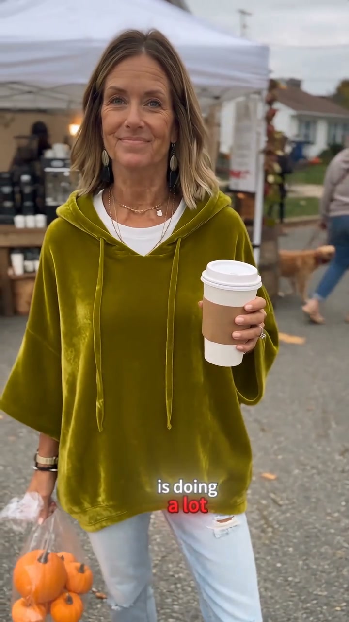 Women's Velour Oversized Hoodie 3/4 Sleeve.