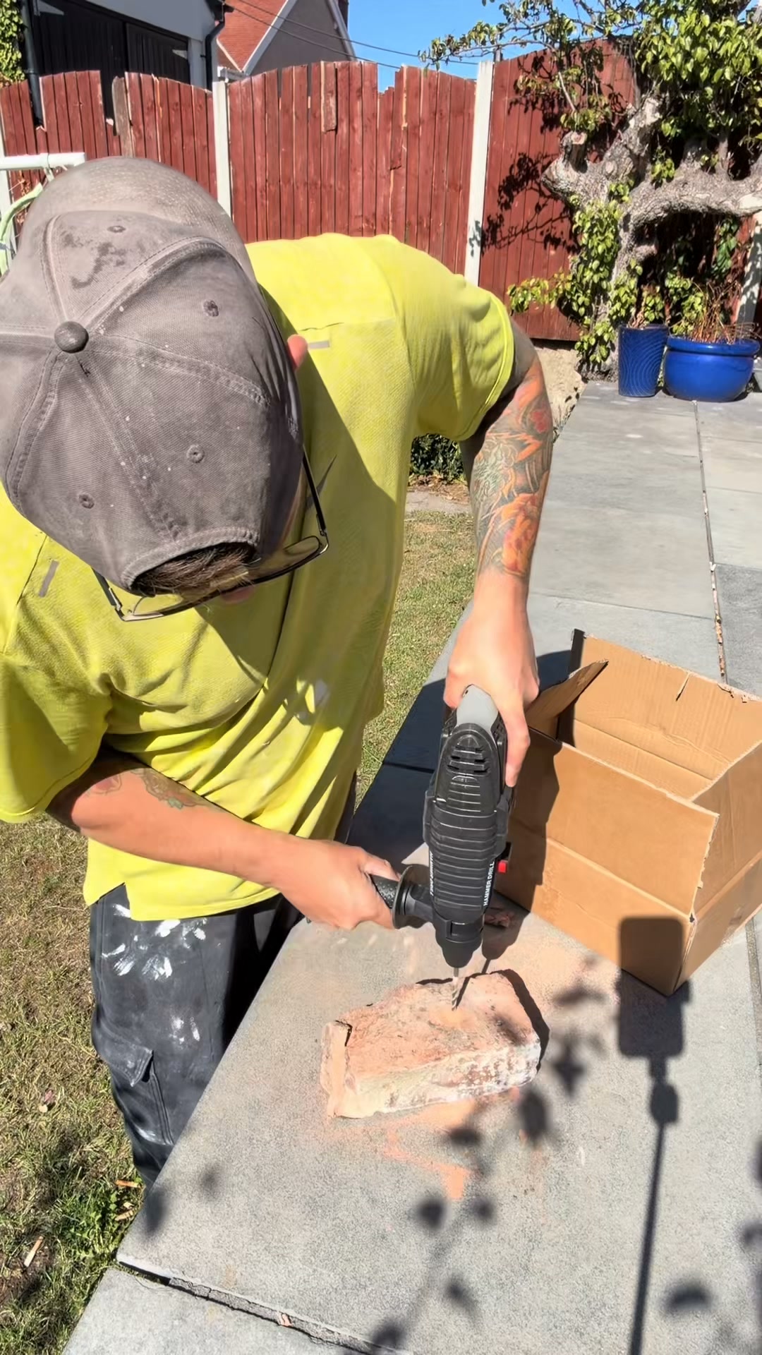 4 modes, 1 drill – hammer, pick, drill, reverse. Every job covered