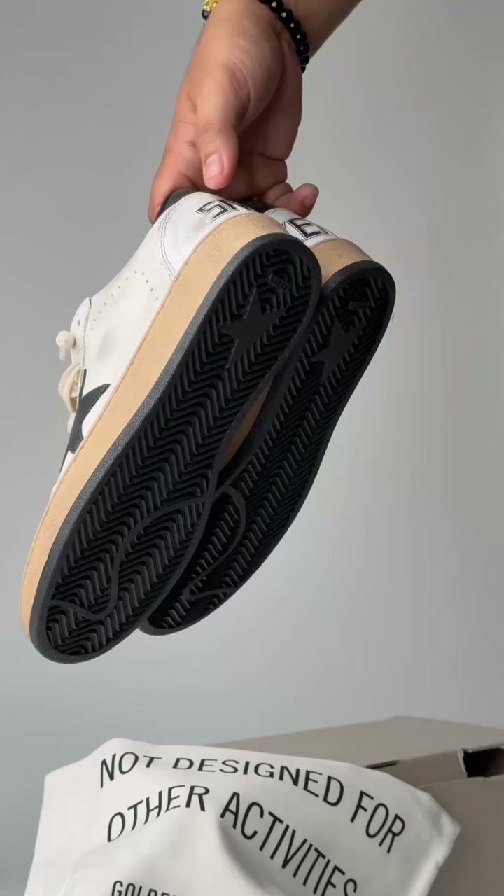 GOLDEN GOOSE: ¡Destaca entre la multitud! | Hasta un 50% de descuento