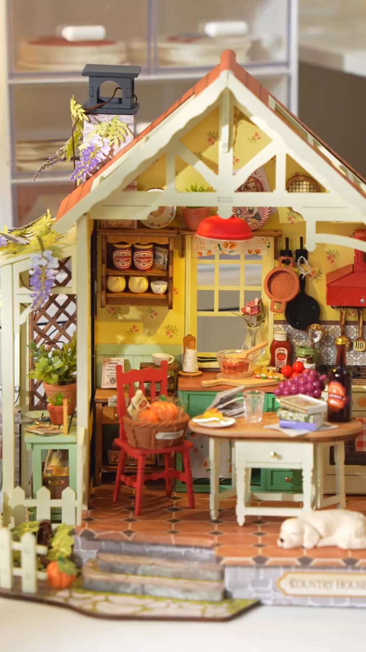 NEW ARRIVAL | Sunlit Farmhouse Kitchen