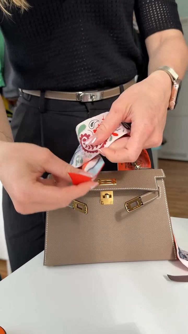 Luxury Bags Without the Luxury Price!