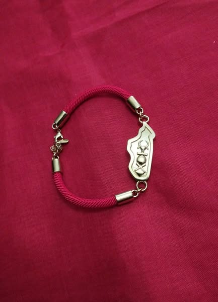 Bracelet Cordon Rouge Breloque Madagascar En Acier Doré | eBay