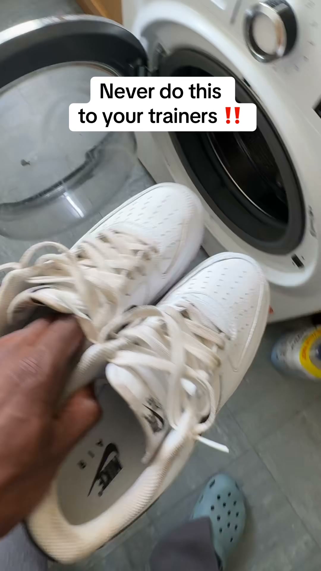 This Is How You Should Wash Your Shoes
