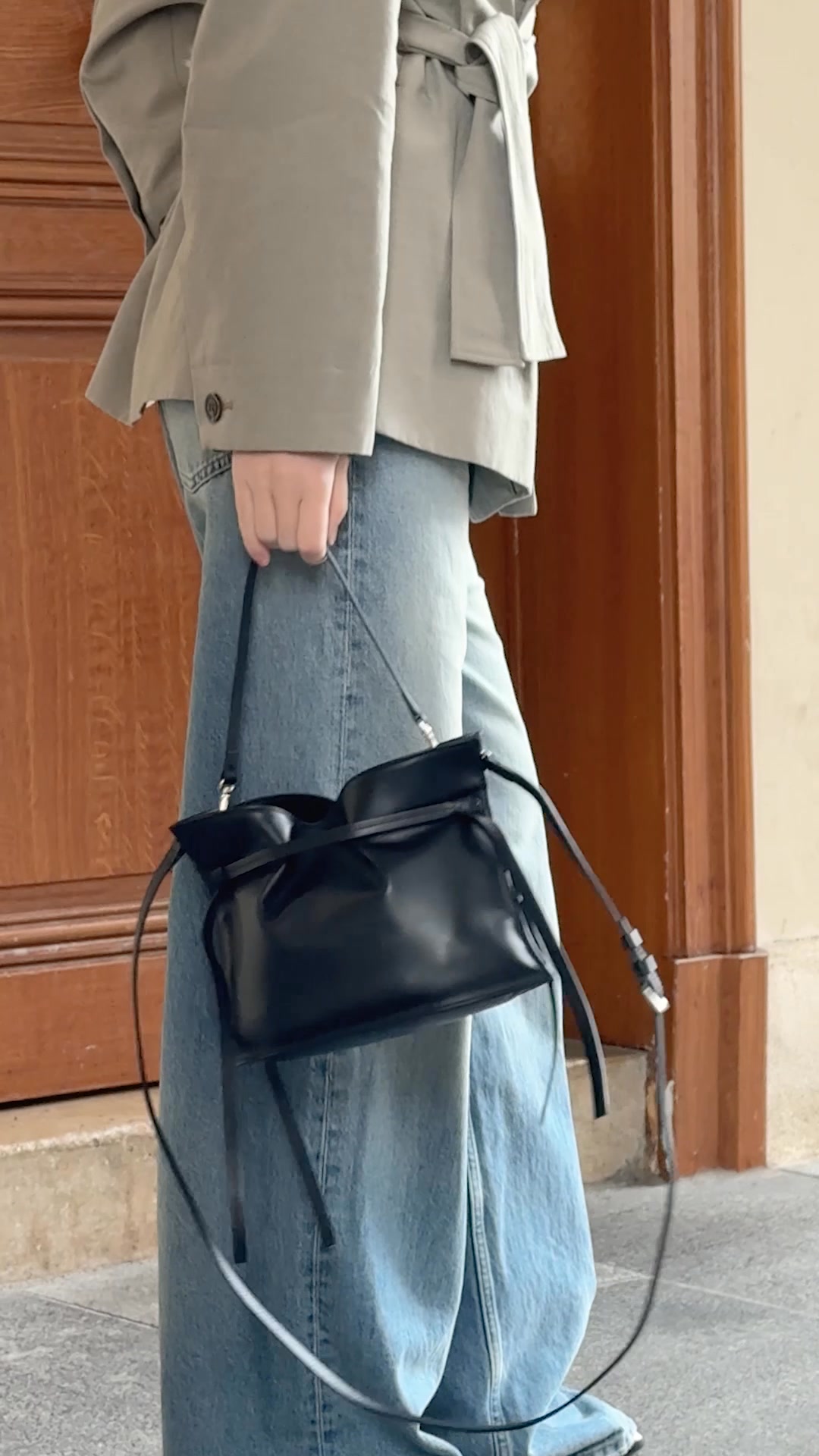 Meet the Cleo Pochette
