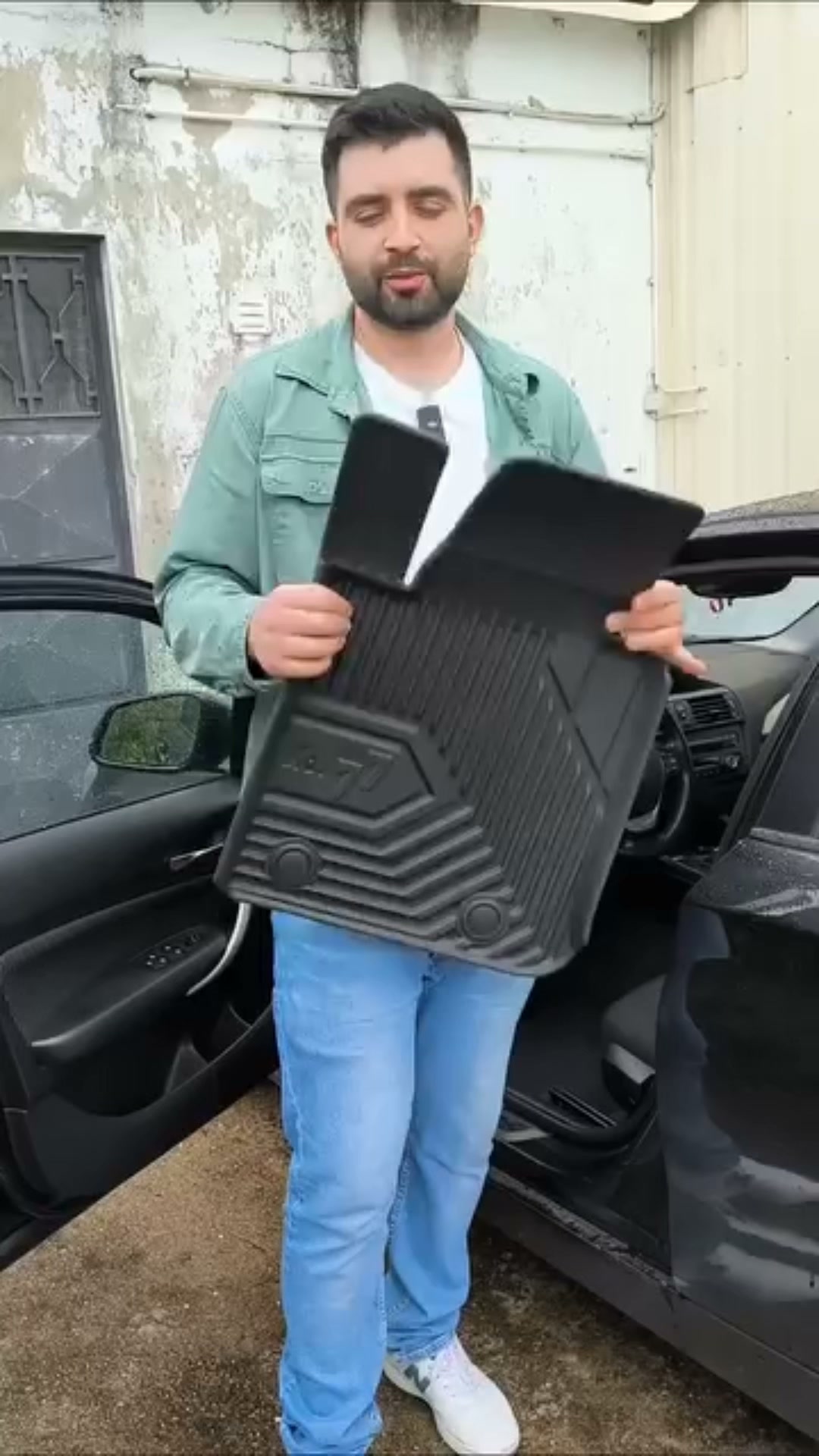 Tapetes 3D à Medida para o Seu Carro