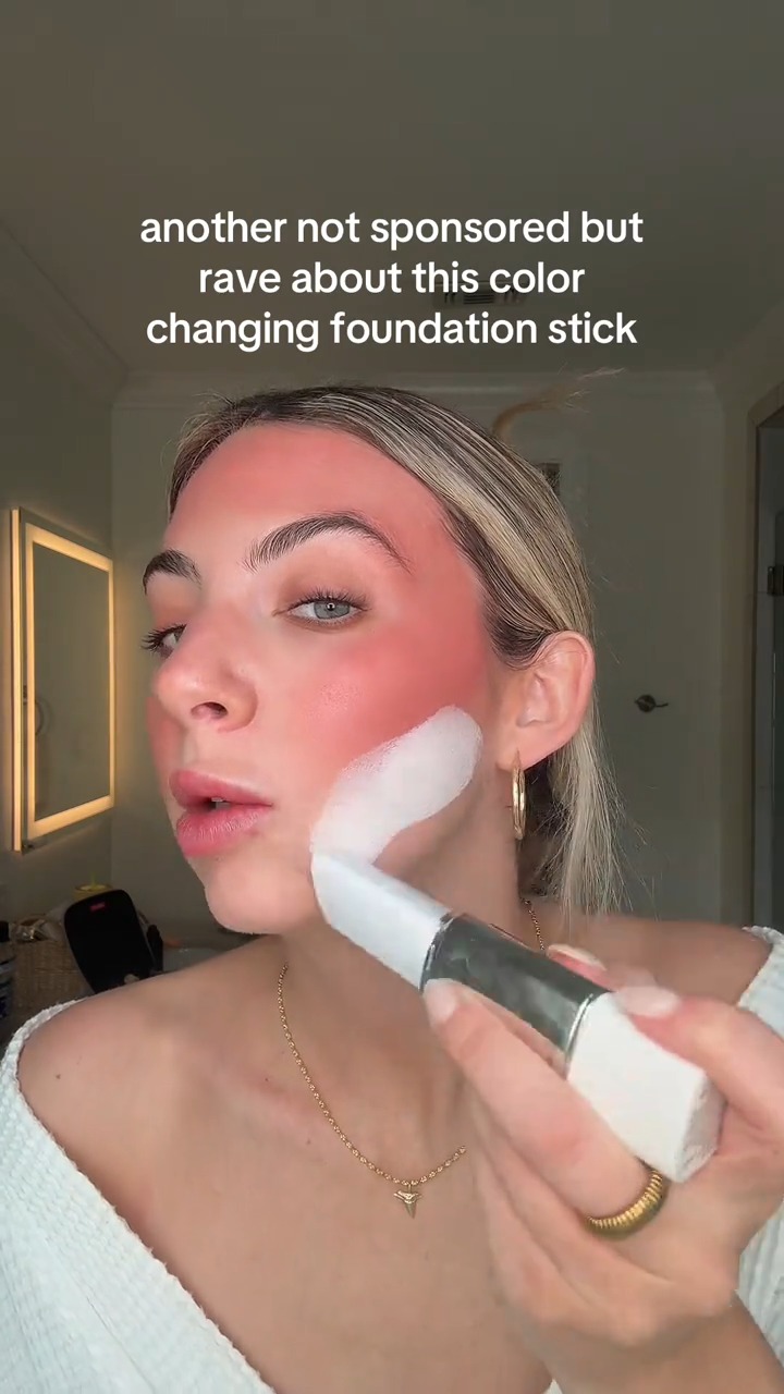 Anúncio de Glamour Post