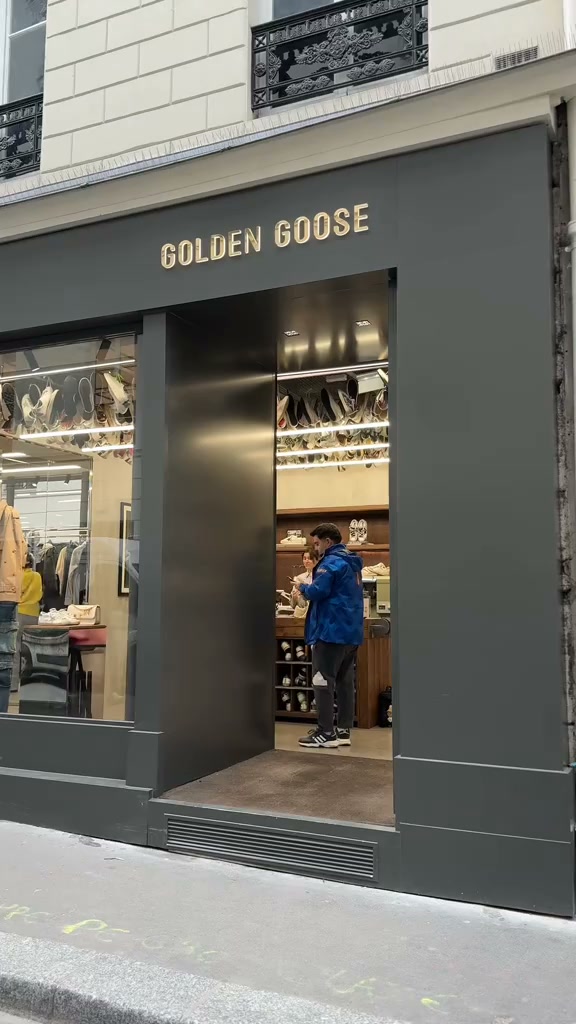 GOLDEN GOOSE: ¡Destaca entre la multitud! | Hasta un 50% de descuento