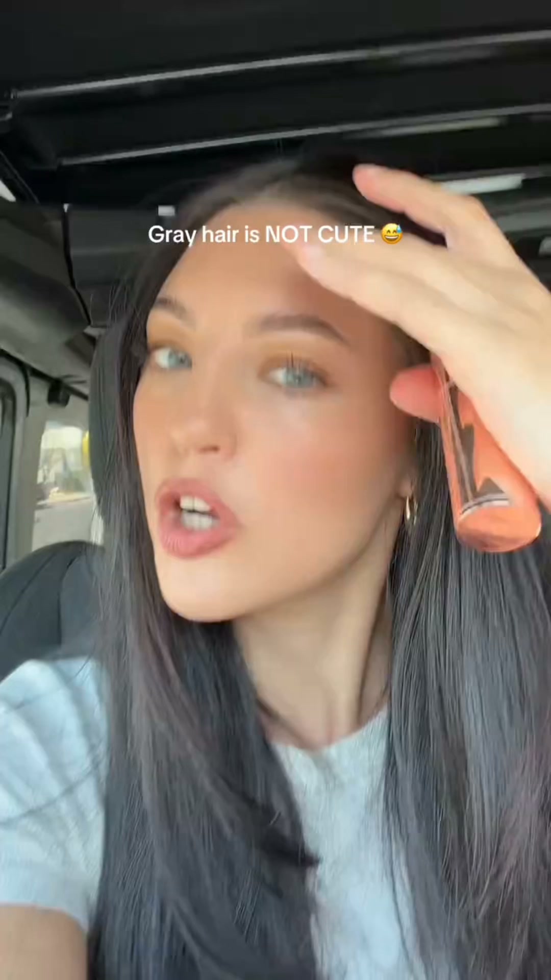 Cover your roots in 10 seconds