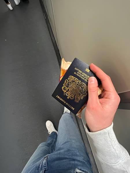 Thе Рrеѕеntѕ Wеrе in My Caѕе. I Nеvеr Got on thе Train.
