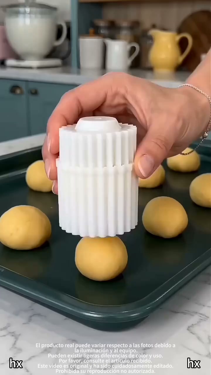 Creative Double-Ended Pastry Mold