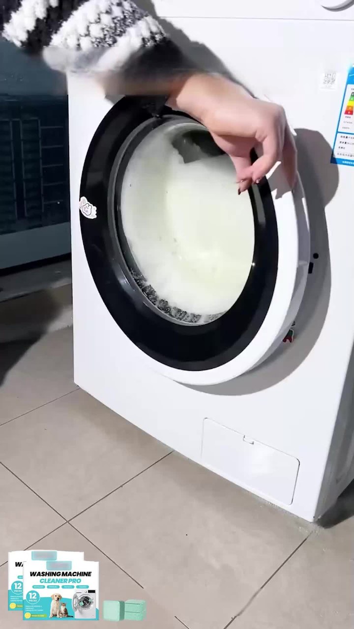 Washing machine cleaning tablets