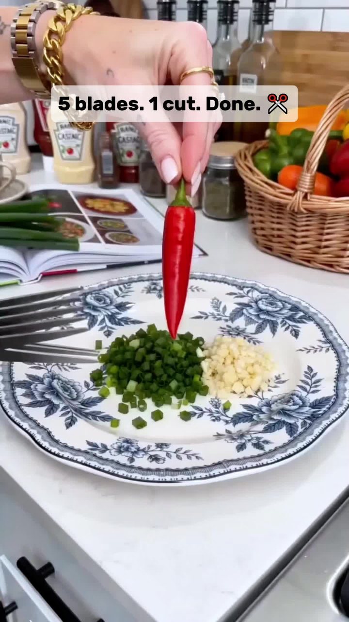 News - 5-Layer Vegetable Shears