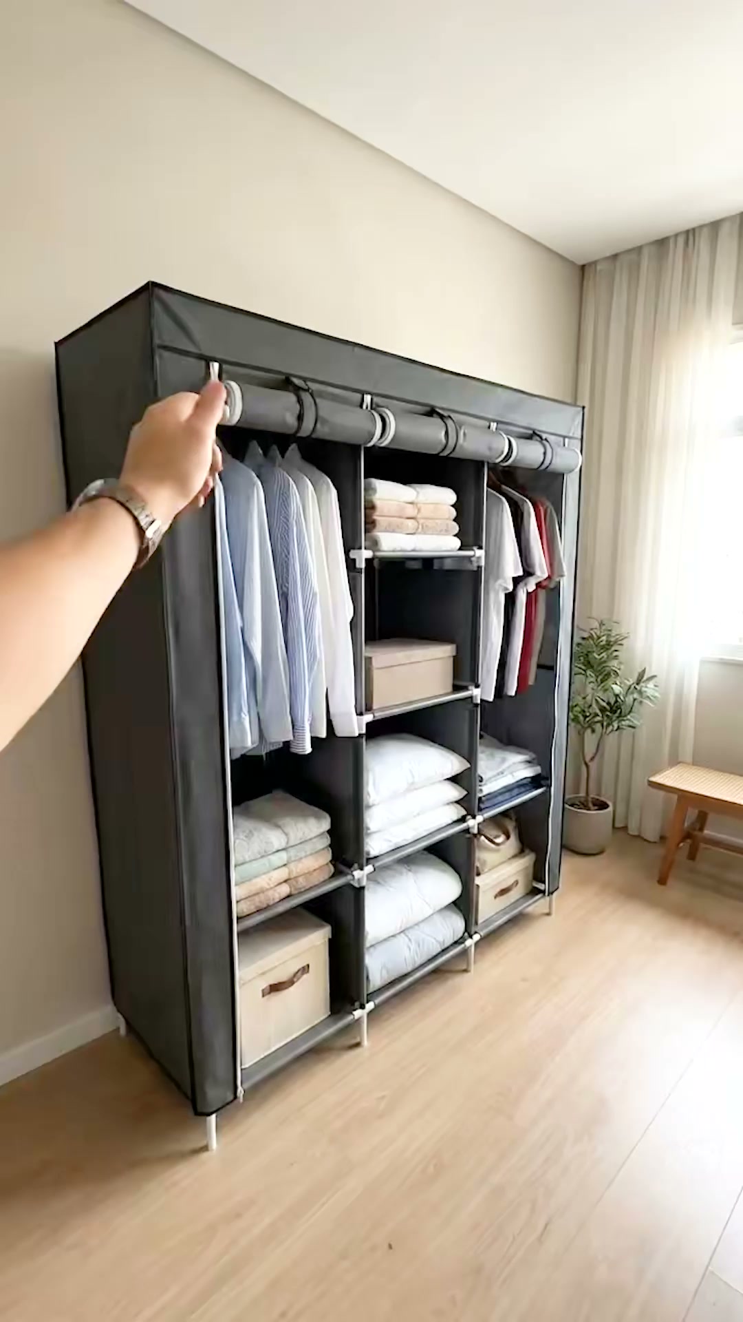 SmartCloset - Armario completo, montado en minutos, con ruedas