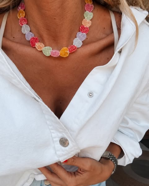 Anúncio de whiteloveoficial