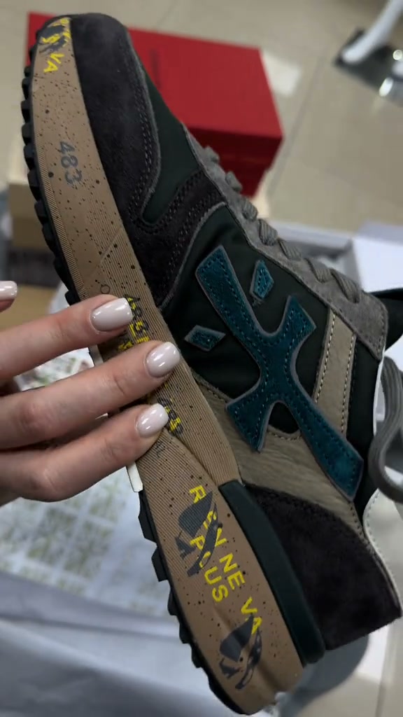 Premiata: Comfort e Stile a 135–148€