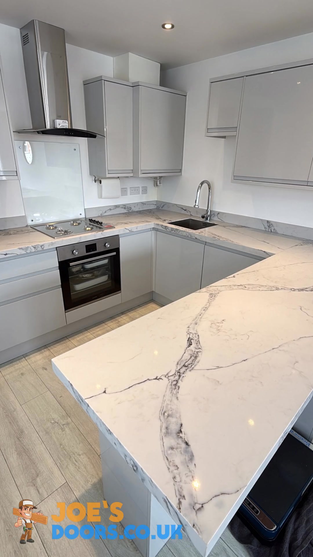 From Dated to Dreamy: Calacatta Retro Quartz Upgrade