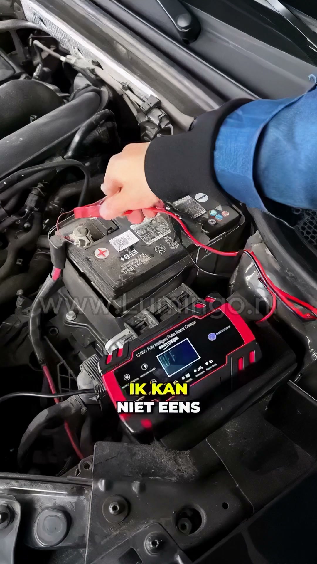 Aansluiten en automatisch laten laden