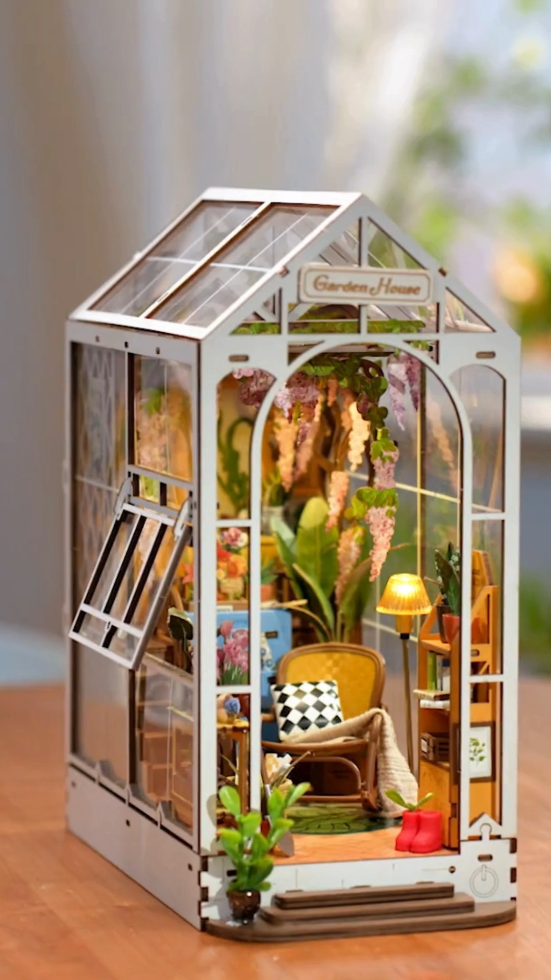 Anúncio de DIY Book Nook Kit