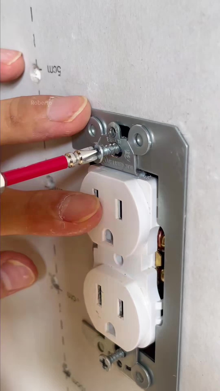 Outlet Wall Plate Leveling Shims