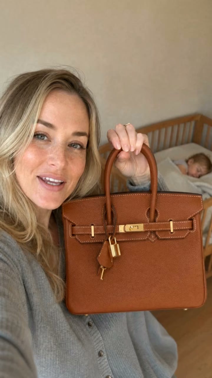People swear this bag cost $38,000. It didn't.