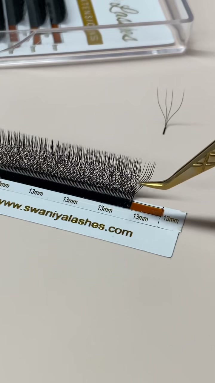 Anúncio de Swaniyalashes