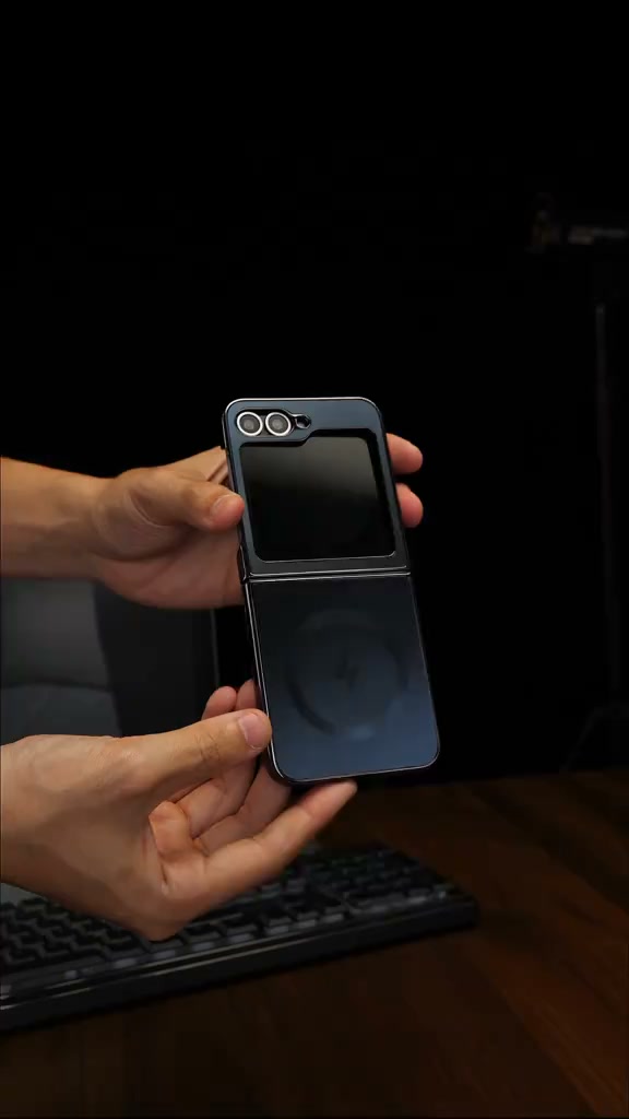MagSafe Matte Frosted AG Z Flip Case