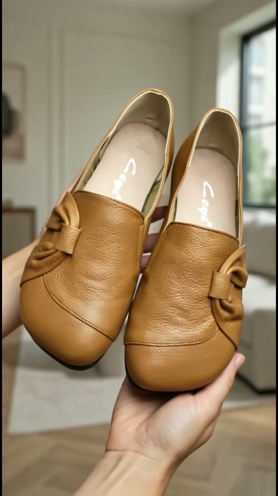 Bow Detail Leather Slip-On Flats