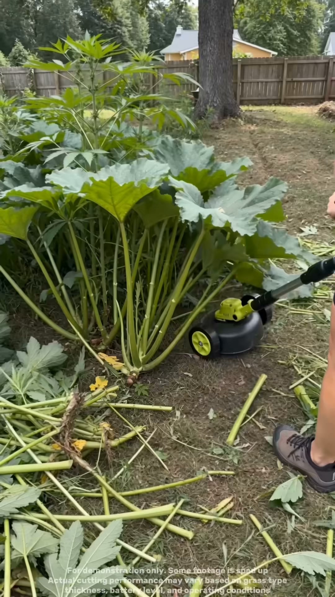 15000 RPM. 500W. 9‑inch cut. This trimmer doesn’t slow down in thick grass